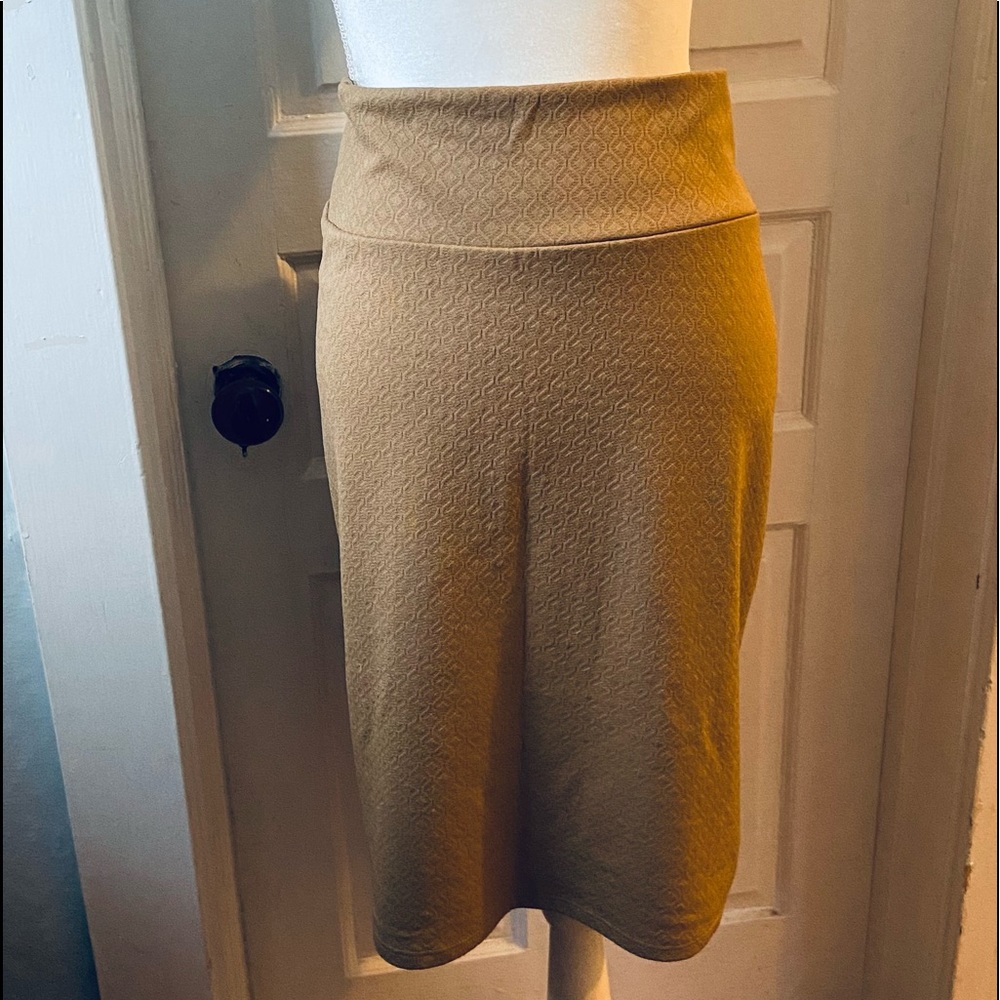 LulaRoe 2XL Patterned mustard yellow brown Skirt